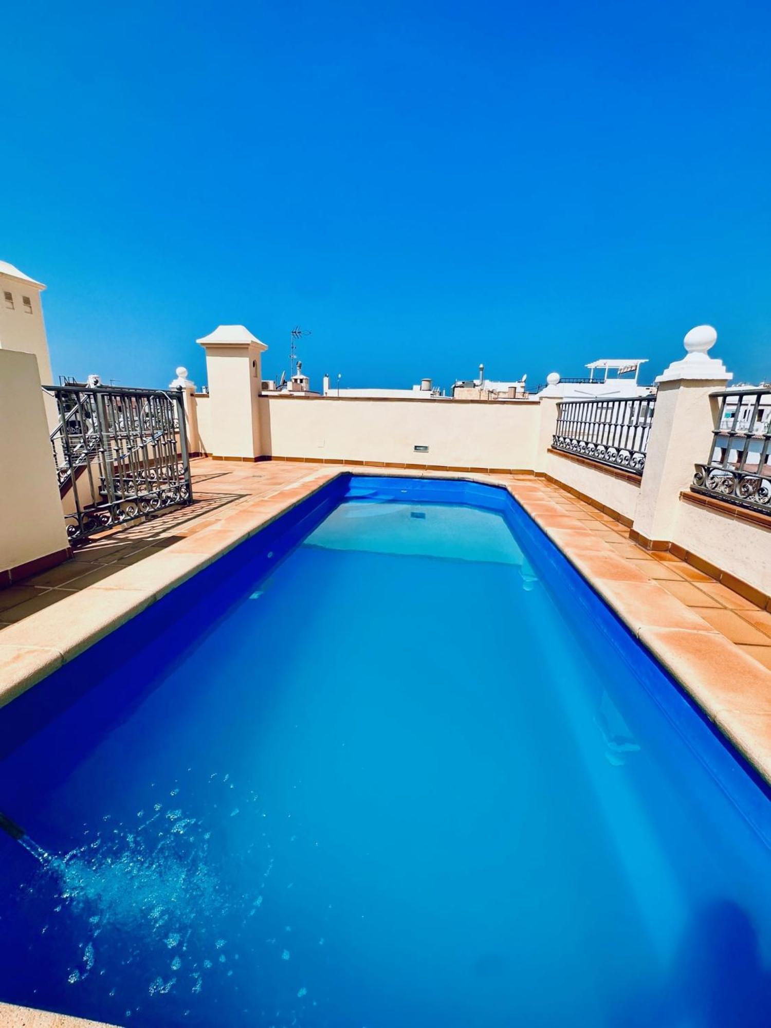 Semesterbostad Atico Con Piscina Privada En El Corazon De Nerja!