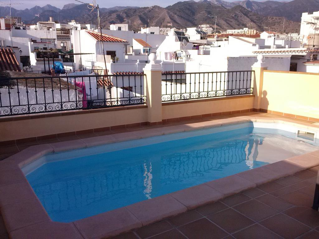Atico Con Piscina Privada En El Corazon De Nerja! Semesterbostad